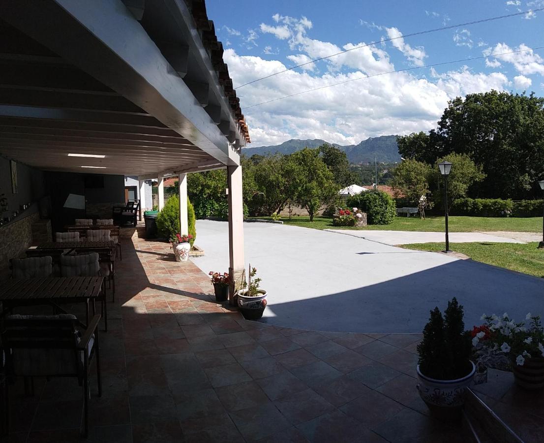 Hotel Sebrenu Sebreño Εξωτερικό φωτογραφία